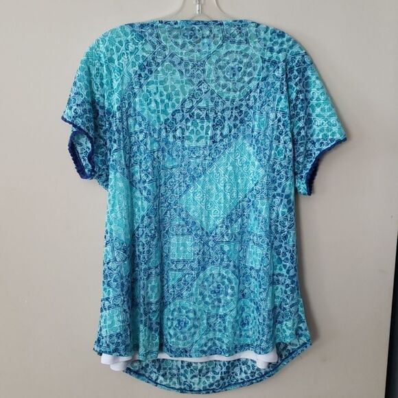 Large tee   - Picture 3 of 3